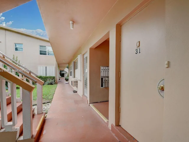 46 Salisbury B # 46, West Palm Beach FL 33417
