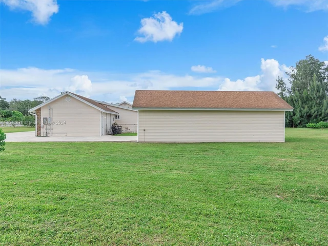 19101 SW 248th St, Homestead FL 33031