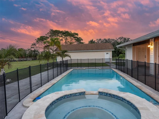 19101 SW 248th St, Homestead FL 33031