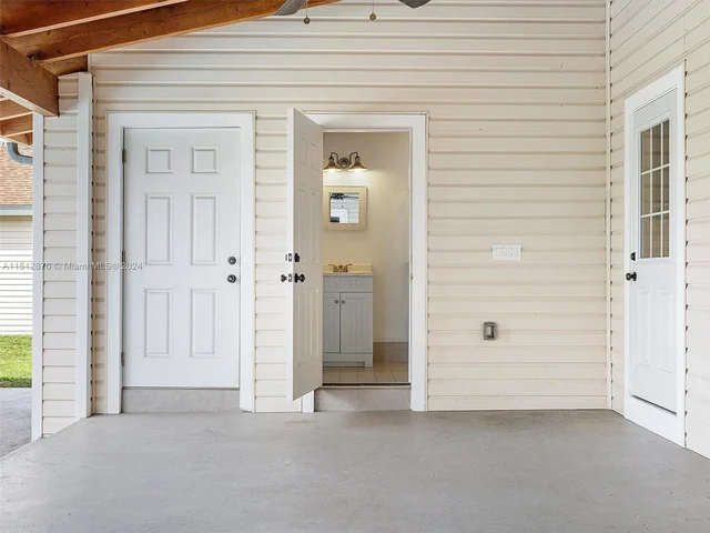 19101 SW 248th St, Homestead FL 33031