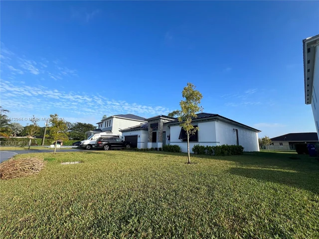 13173 SW 221st St Rd, Miami FL 33170