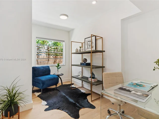 1033 W 47th St, Miami Beach FL 33140