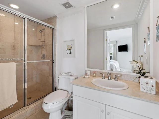 3370 Hidden Bay Dr # 1702, Aventura FL 33180