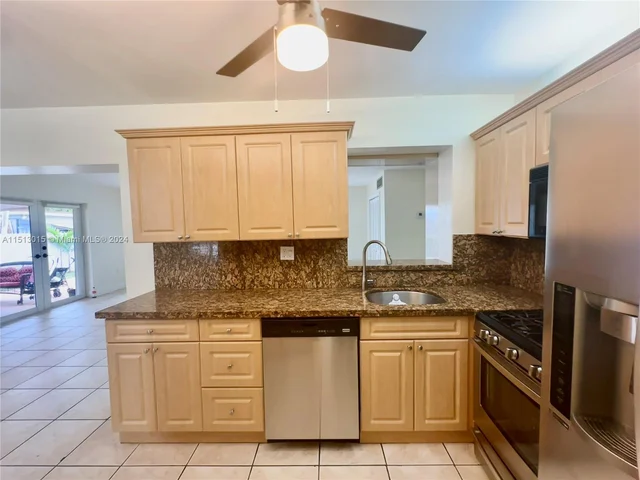 2911 SW 97th Ave, Miami FL 33165