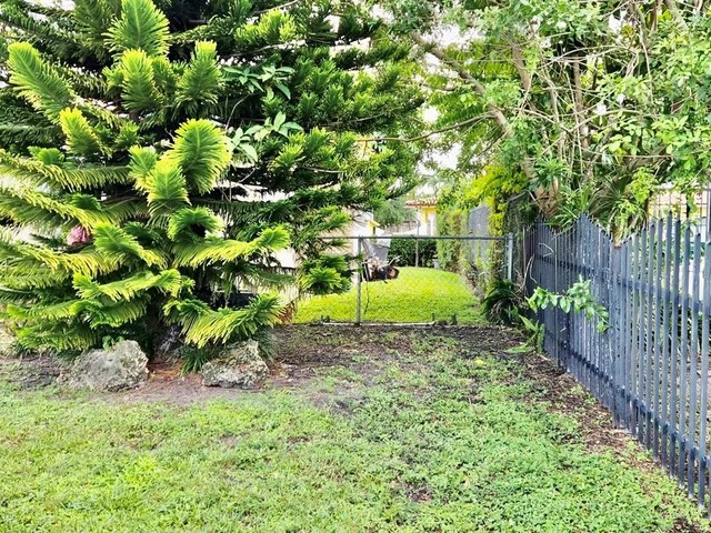 2911 SW 97th Ave, Miami FL 33165