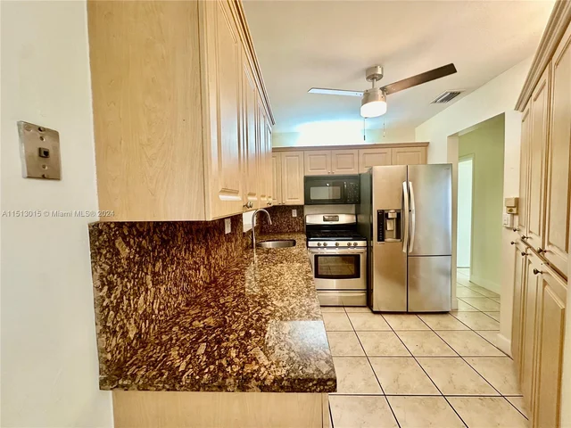 2911 SW 97th Ave, Miami FL 33165