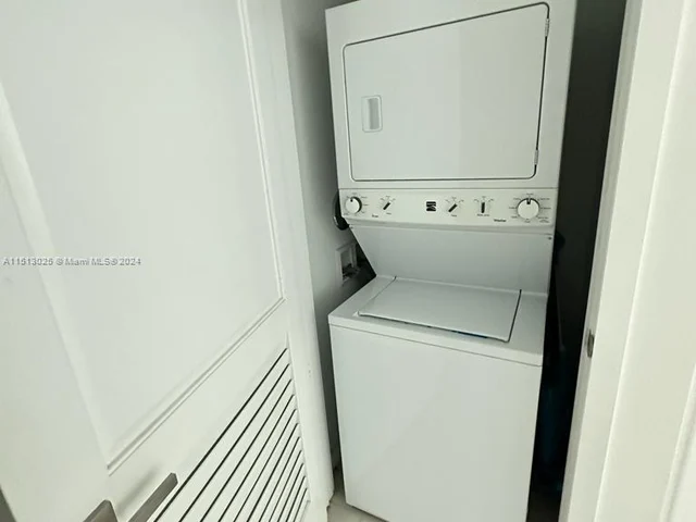 1080 Brickell Ave # 303, Miami FL 33131