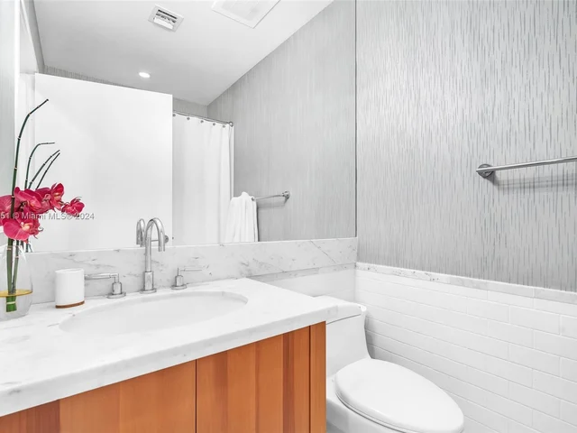 6101 Aqua Ave # 501, Miami Beach FL 33141