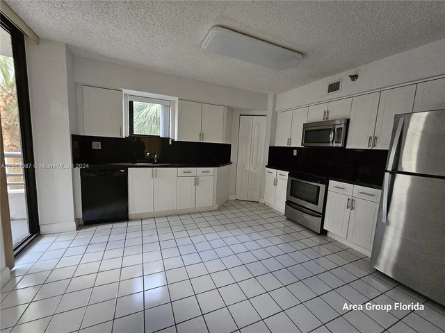 3300 NE 191st St # 318, Aventura FL 33180