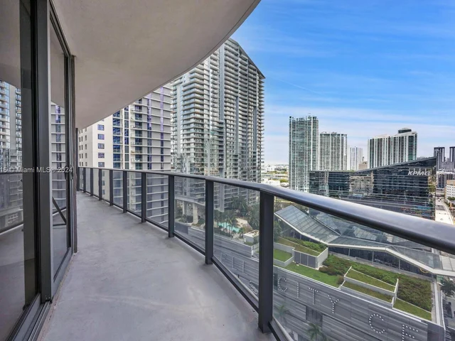 45 SW 9th St # 2101, Miami FL 33130