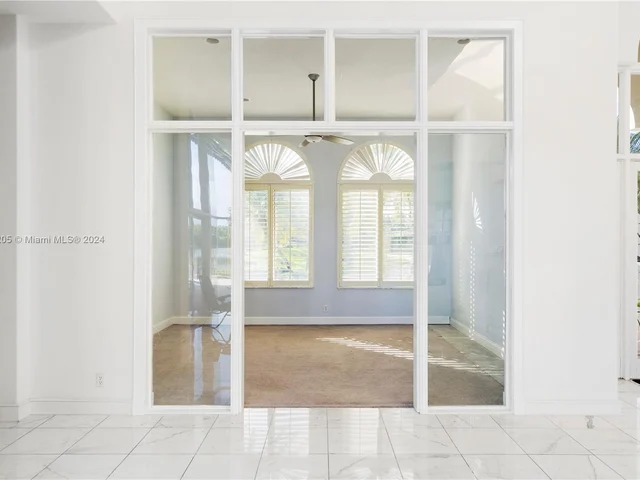 2939 Paddock Ln, Weston FL 33331