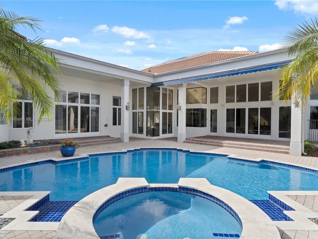 2939 Paddock Ln, Weston FL 33331