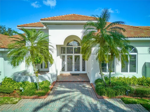 2939 Paddock Ln, Weston FL 33331