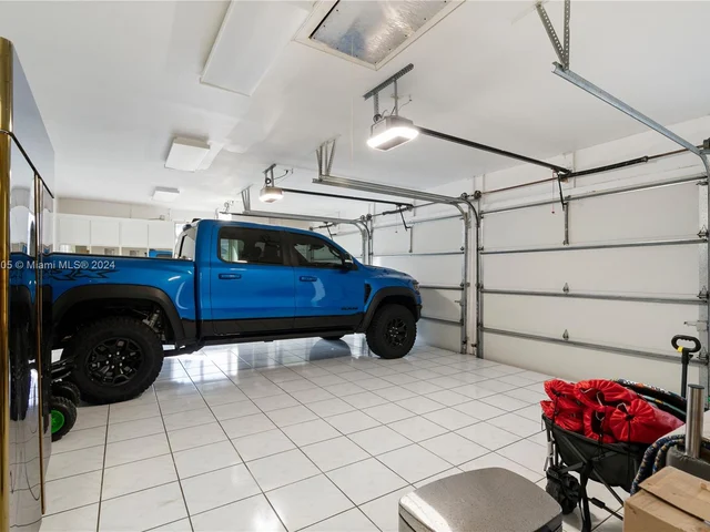 2939 Paddock Ln, Weston FL 33331