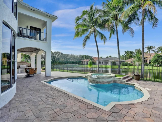 17545 Middlebrook Way, Boca Raton FL 33496