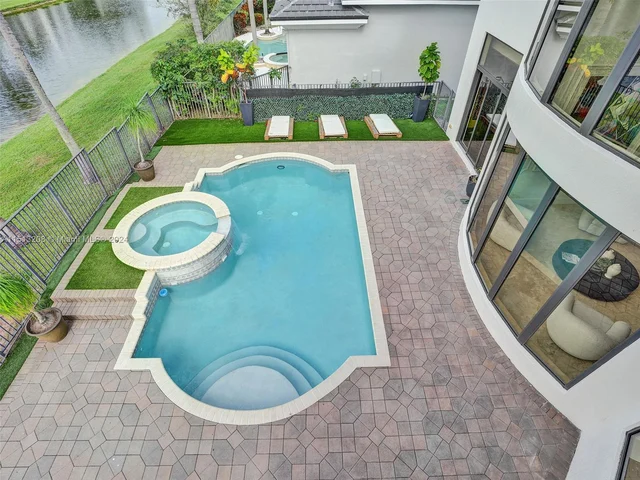 17545 Middlebrook Way, Boca Raton FL 33496