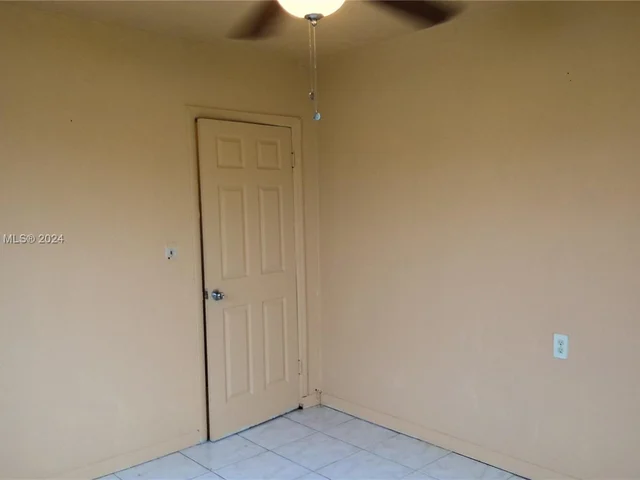 2437 NW 98th St, Miami FL 33147