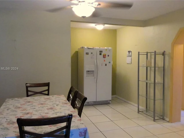 2437 NW 98th St, Miami FL 33147