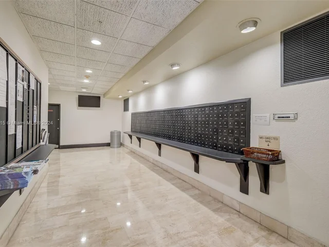 2750 NE 183rd St # 304, Aventura FL 33160