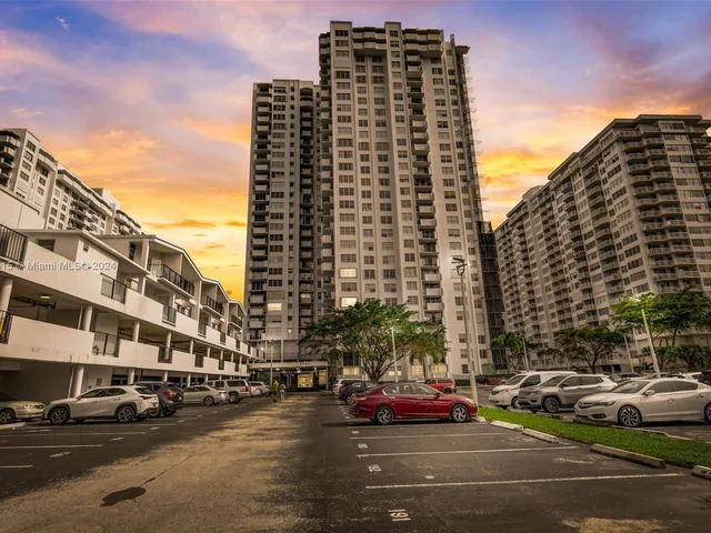 2750 NE 183rd St # 304, Aventura FL 33160