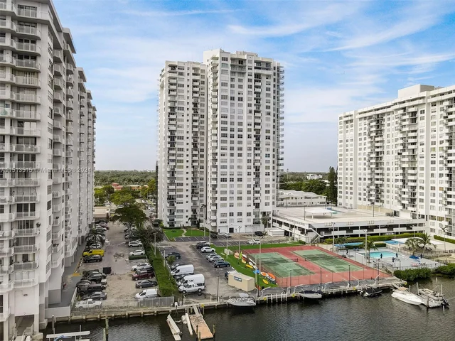 2750 NE 183rd St # 304, Aventura FL 33160