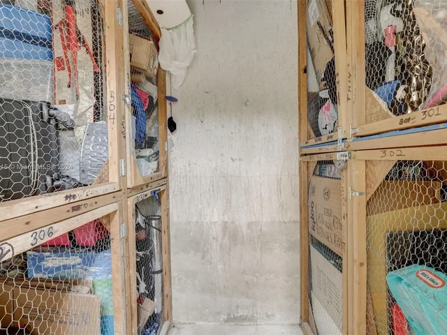 2750 NE 183rd St # 304, Aventura FL 33160