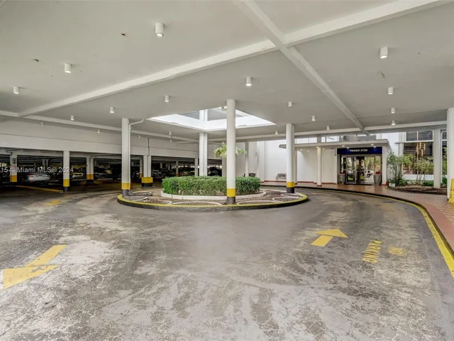 2750 NE 183rd St # 304, Aventura FL 33160