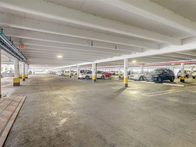 2750 NE 183rd St # 304, Aventura FL 33160