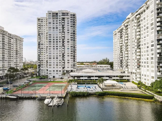 2750 NE 183rd St # 304, Aventura FL 33160