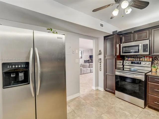 2750 NE 183rd St # 304, Aventura FL 33160