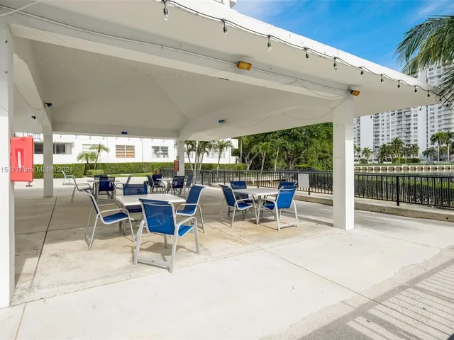 2750 NE 183rd St # 304, Aventura FL 33160