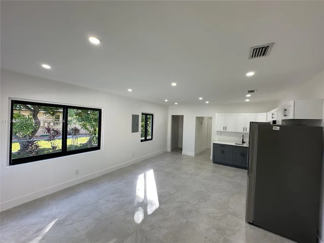 1102 NW 103rd St # 2, Miami FL 33150