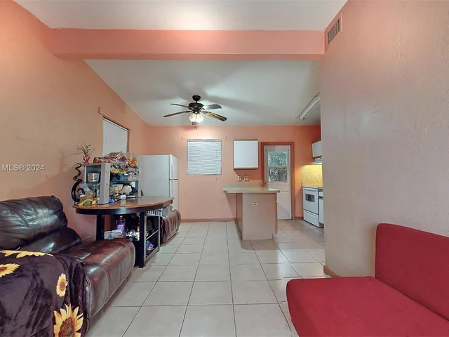 421 SW 8th Ave, Homestead FL 33030