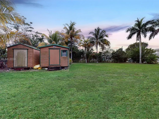 421 SW 8th Ave, Homestead FL 33030