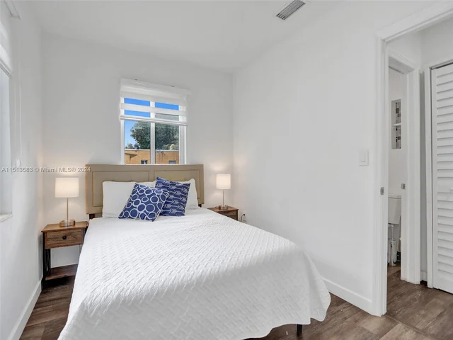 536 NW 48th St, Miami FL 33127