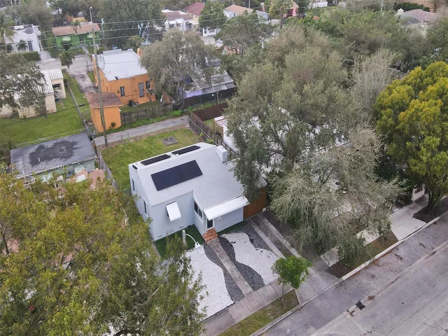 536 NW 48th St, Miami FL 33127