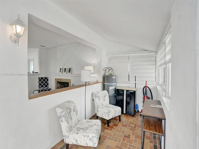 536 NW 48th St, Miami FL 33127