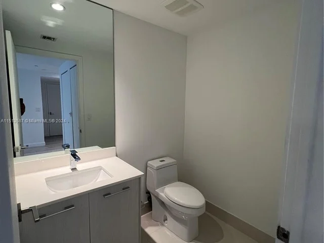55 SW 9th St # 2209, Miami FL 33130