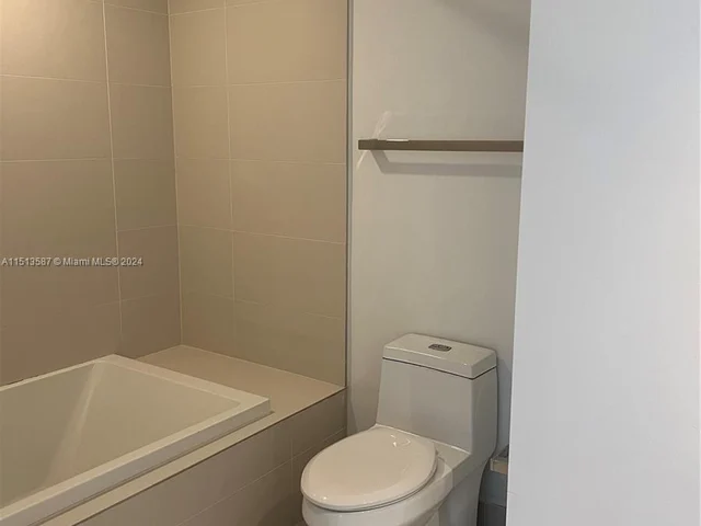 55 SW 9th St # 2209, Miami FL 33130