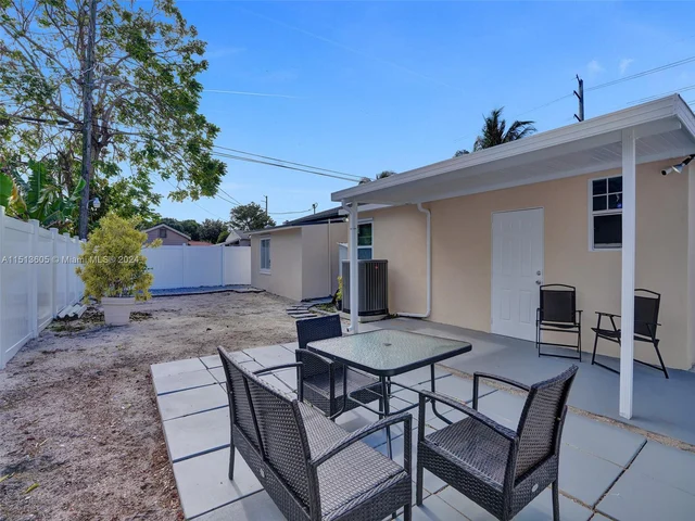 12031 NW 5th Ave # 1, Miami FL 33168