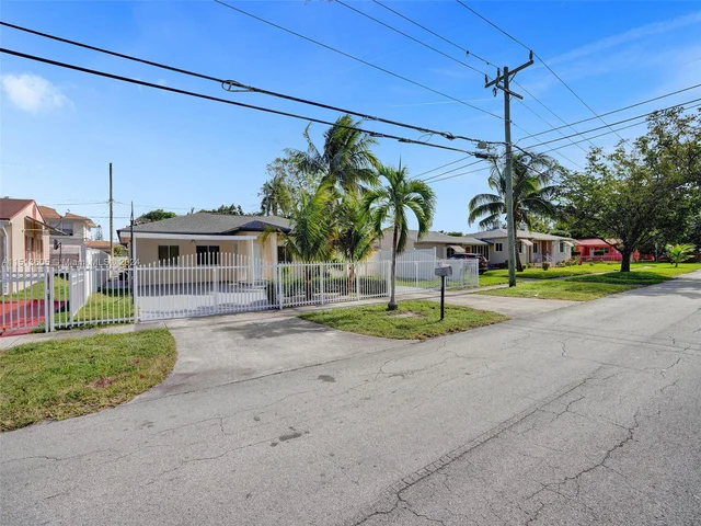 12031 NW 5th Ave # 1, Miami FL 33168