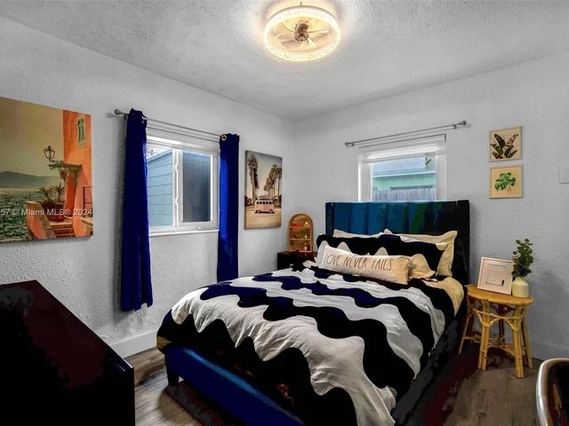 561 NE 61st St, Oakland Park FL 33334