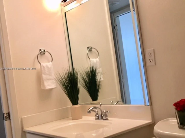 1901 Brickell Ave # B911, Miami FL 33129