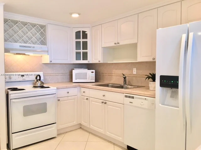 1901 Brickell Ave # B911, Miami FL 33129