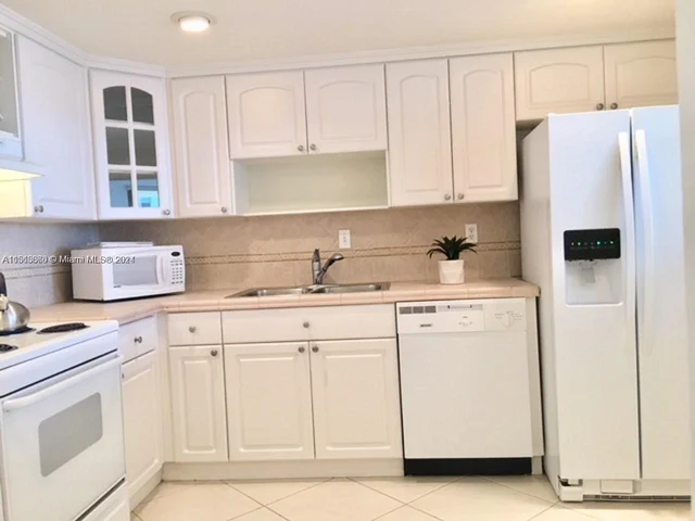 1901 Brickell Ave # B911, Miami FL 33129