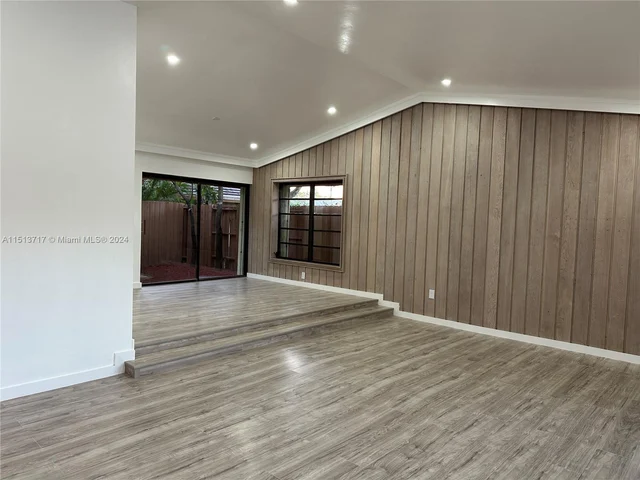 19905 NE 10th Place Way, Miami FL 33179