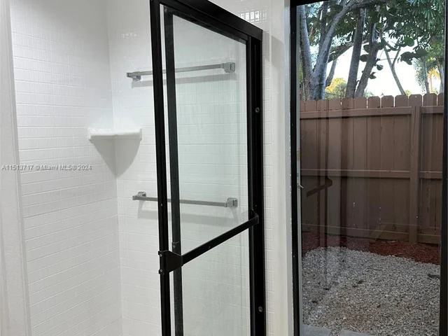 19905 NE 10th Place Way, Miami FL 33179