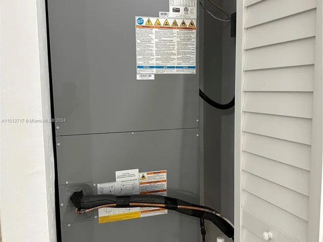 19905 NE 10th Place Way, Miami FL 33179