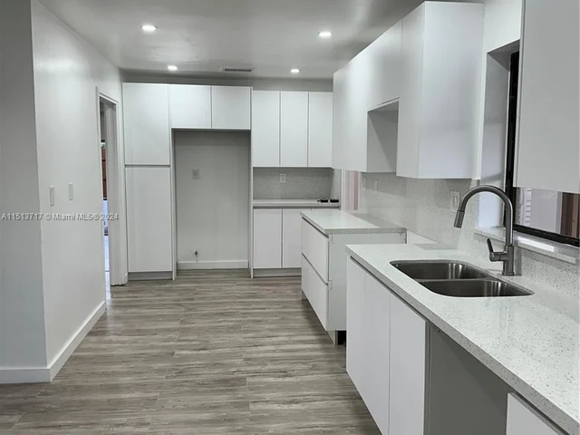 19905 NE 10th Place Way, Miami FL 33179