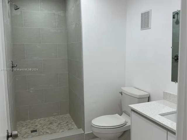 19905 NE 10th Place Way, Miami FL 33179